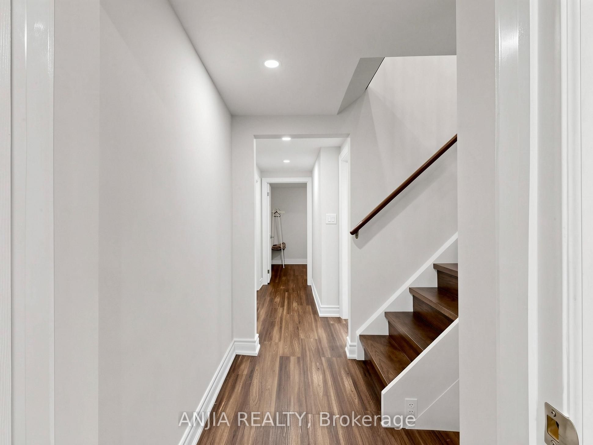 8 Applefield Drive Property Photo 35