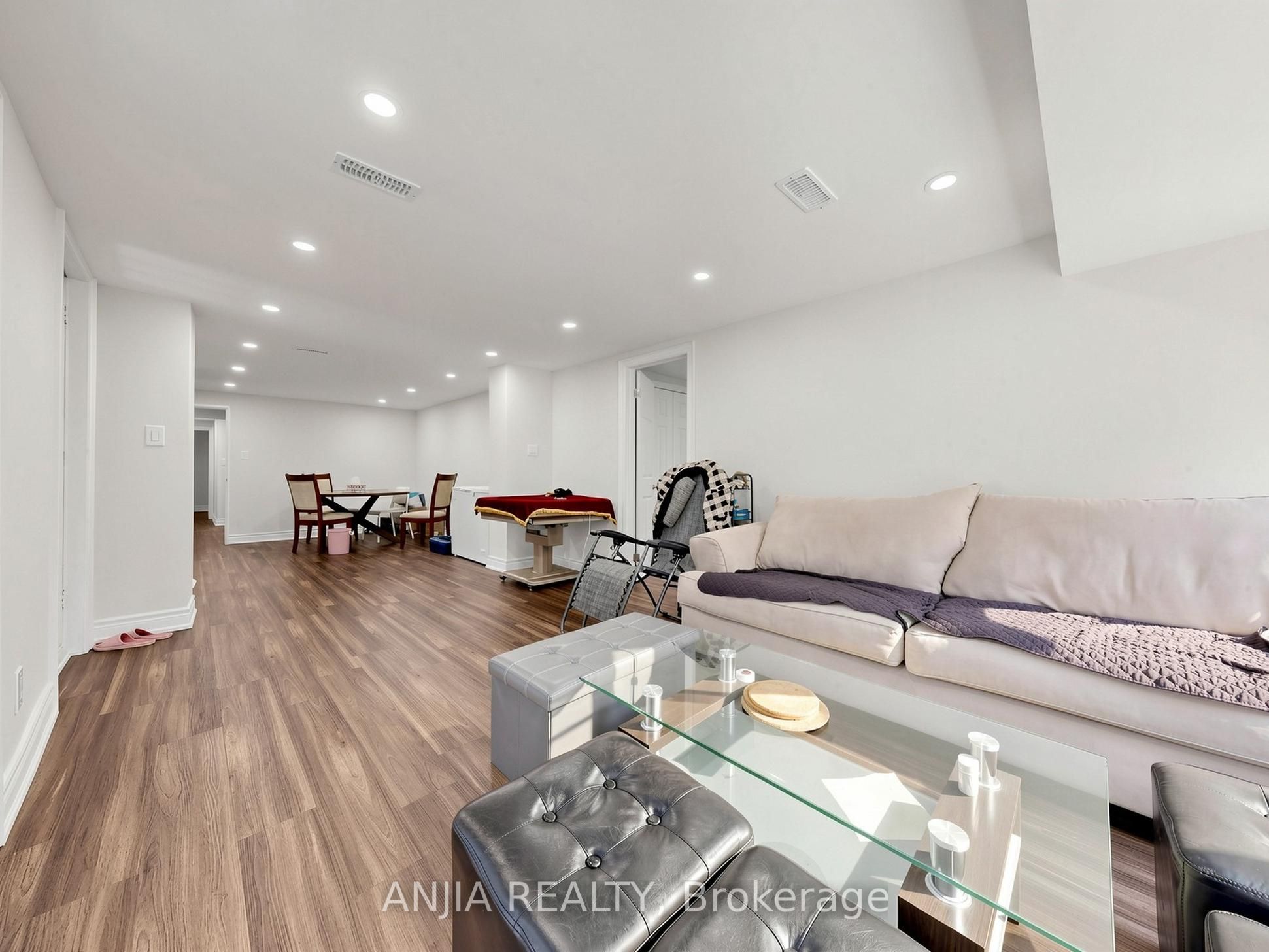 8 Applefield Drive Property Photo 37