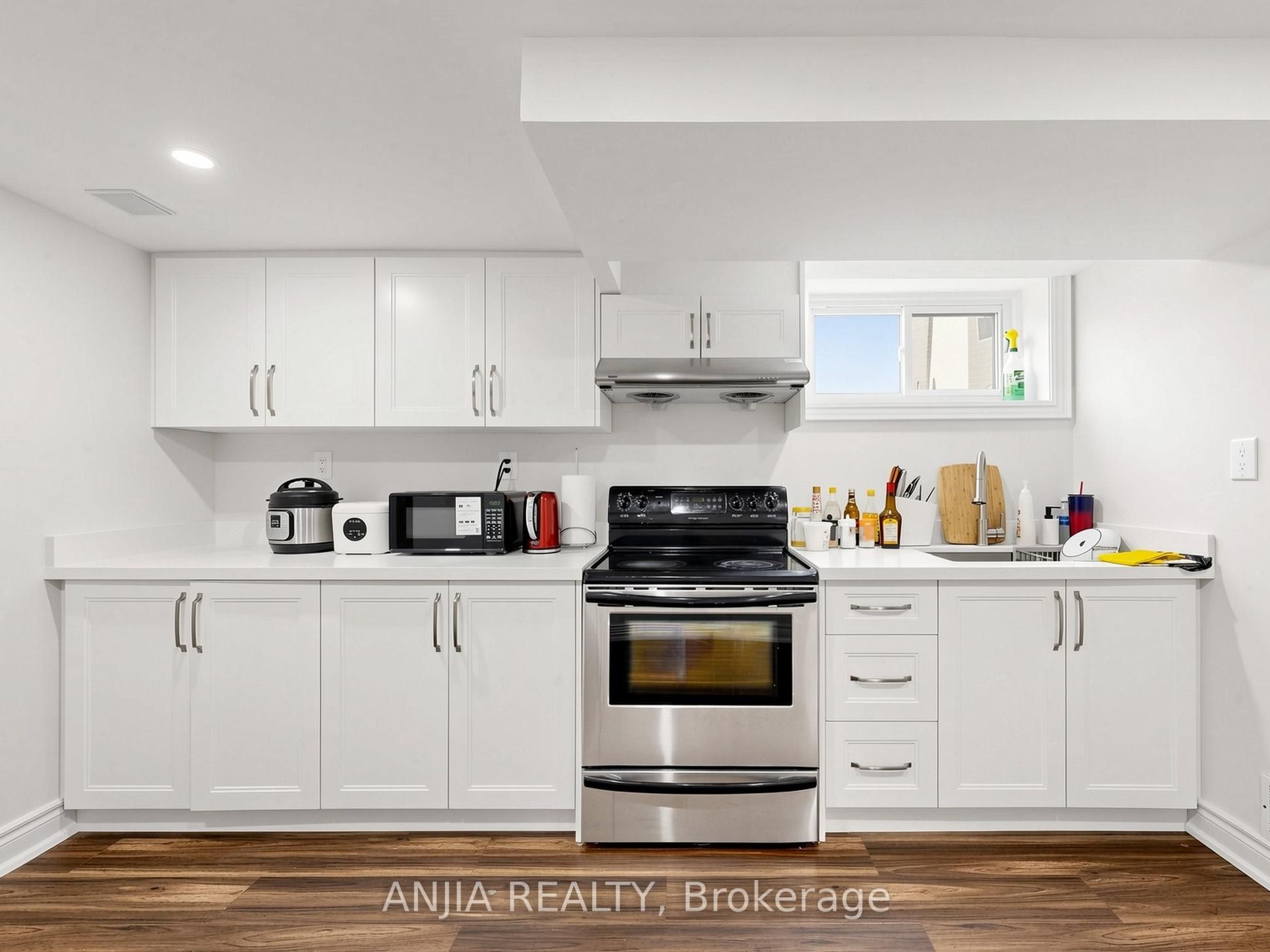 8 Applefield Drive Property Photo 39