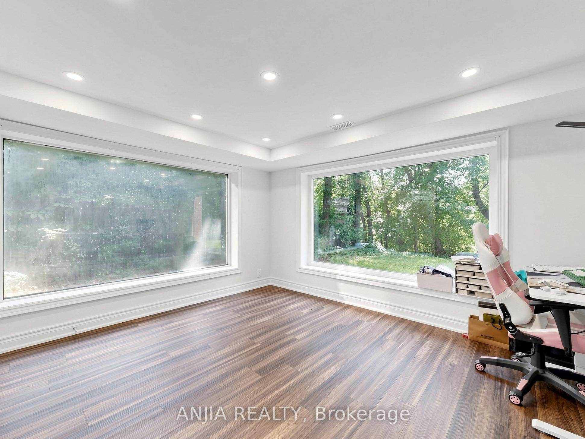 8 Applefield Drive Property Photo 41