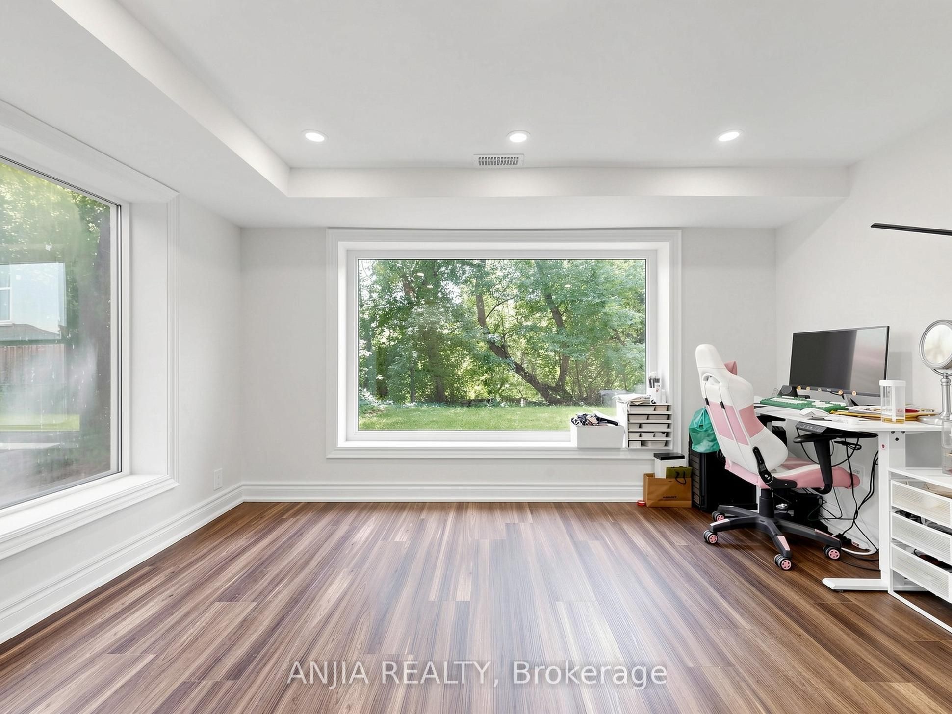8 Applefield Drive Property Photo 42