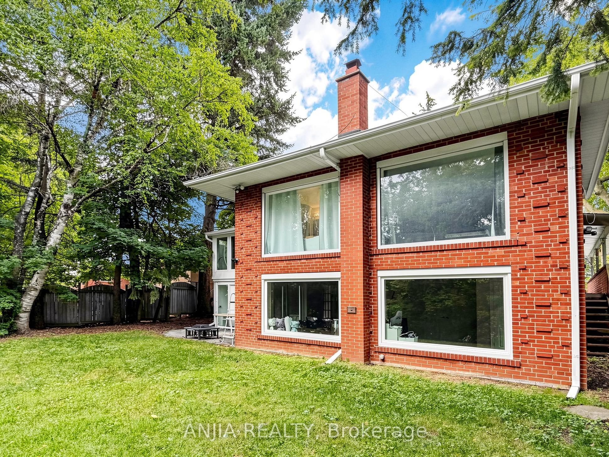 8 Applefield Drive Property Photo 47