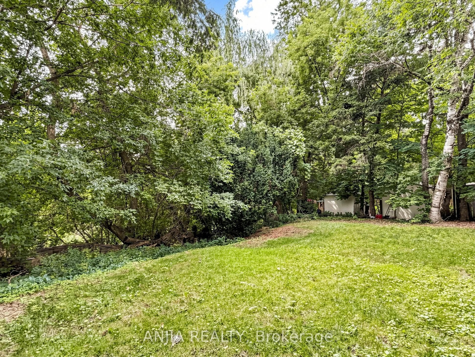 8 Applefield Drive Property Photo 49