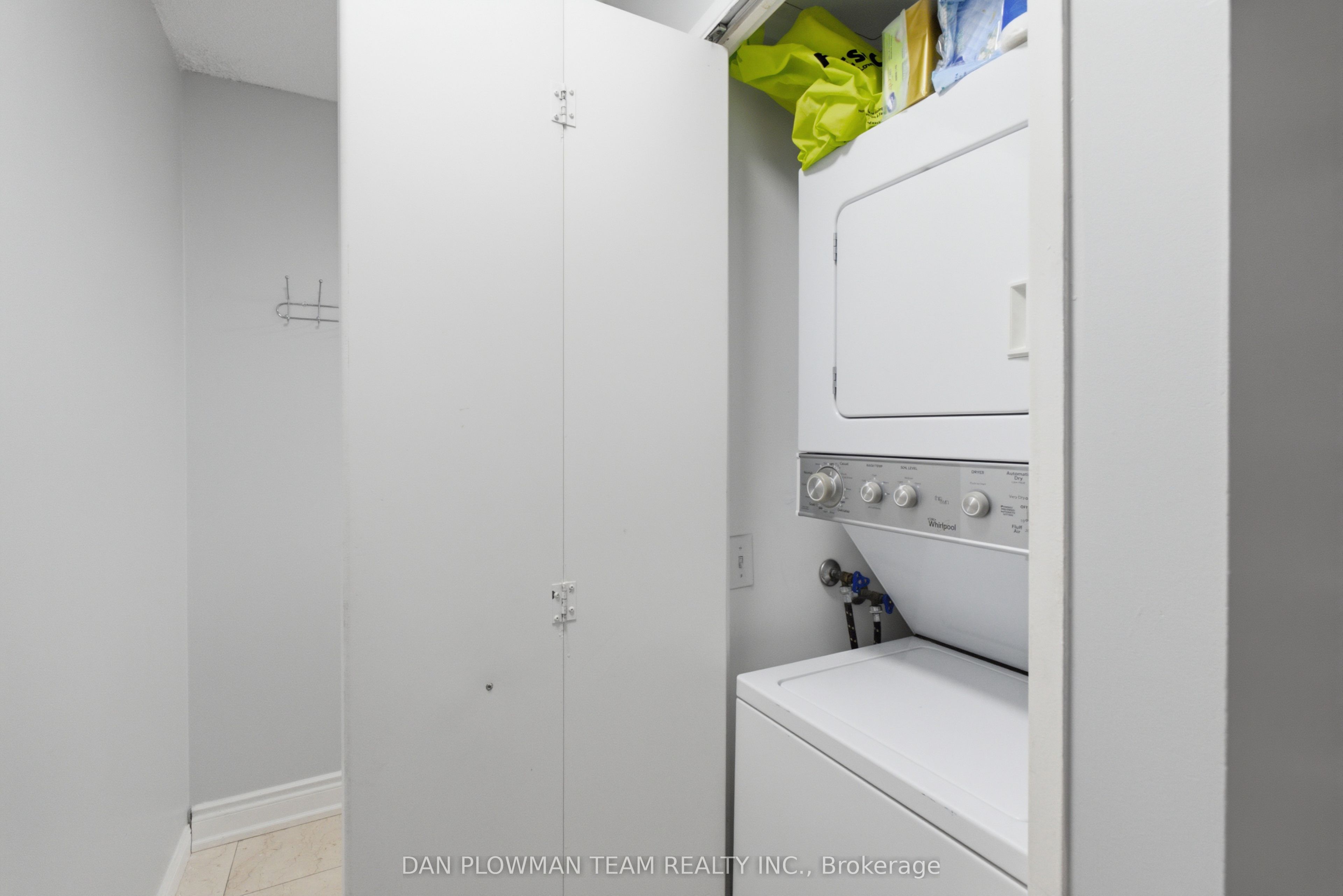 8 Lee Centre Drive 913 Property Photo 15