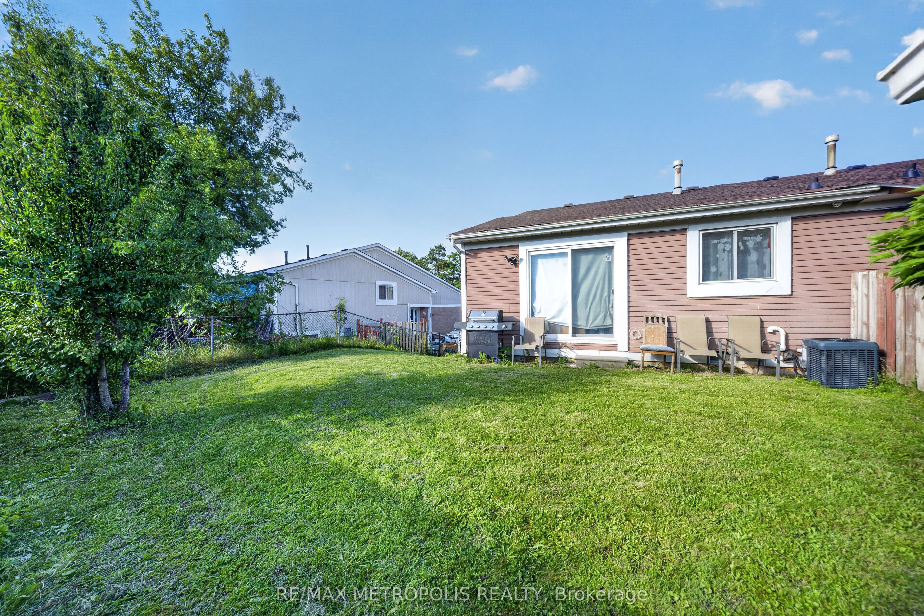 16 Stanbridge Court Property Photo 43