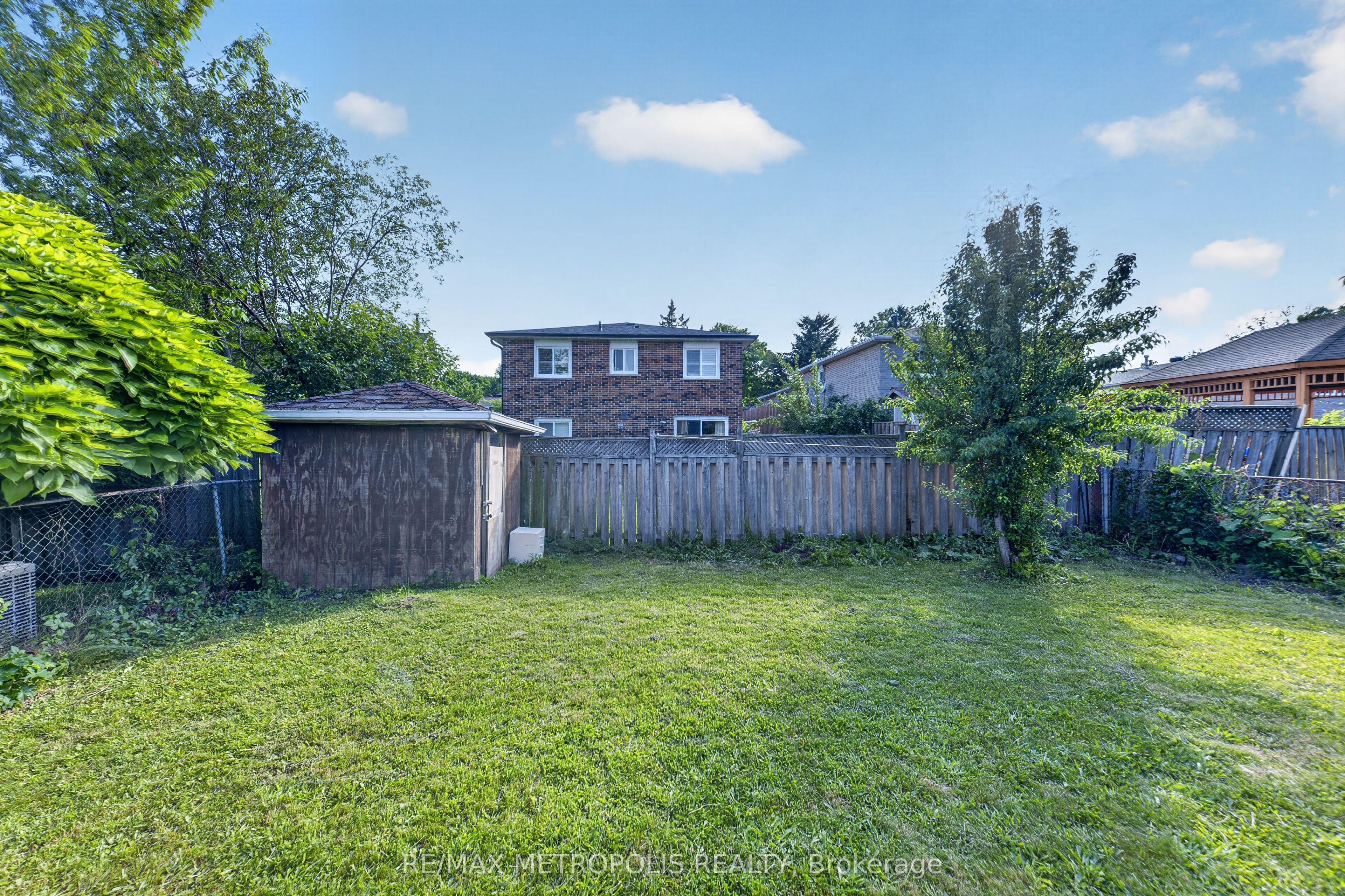 16 Stanbridge Court Property Photo 45