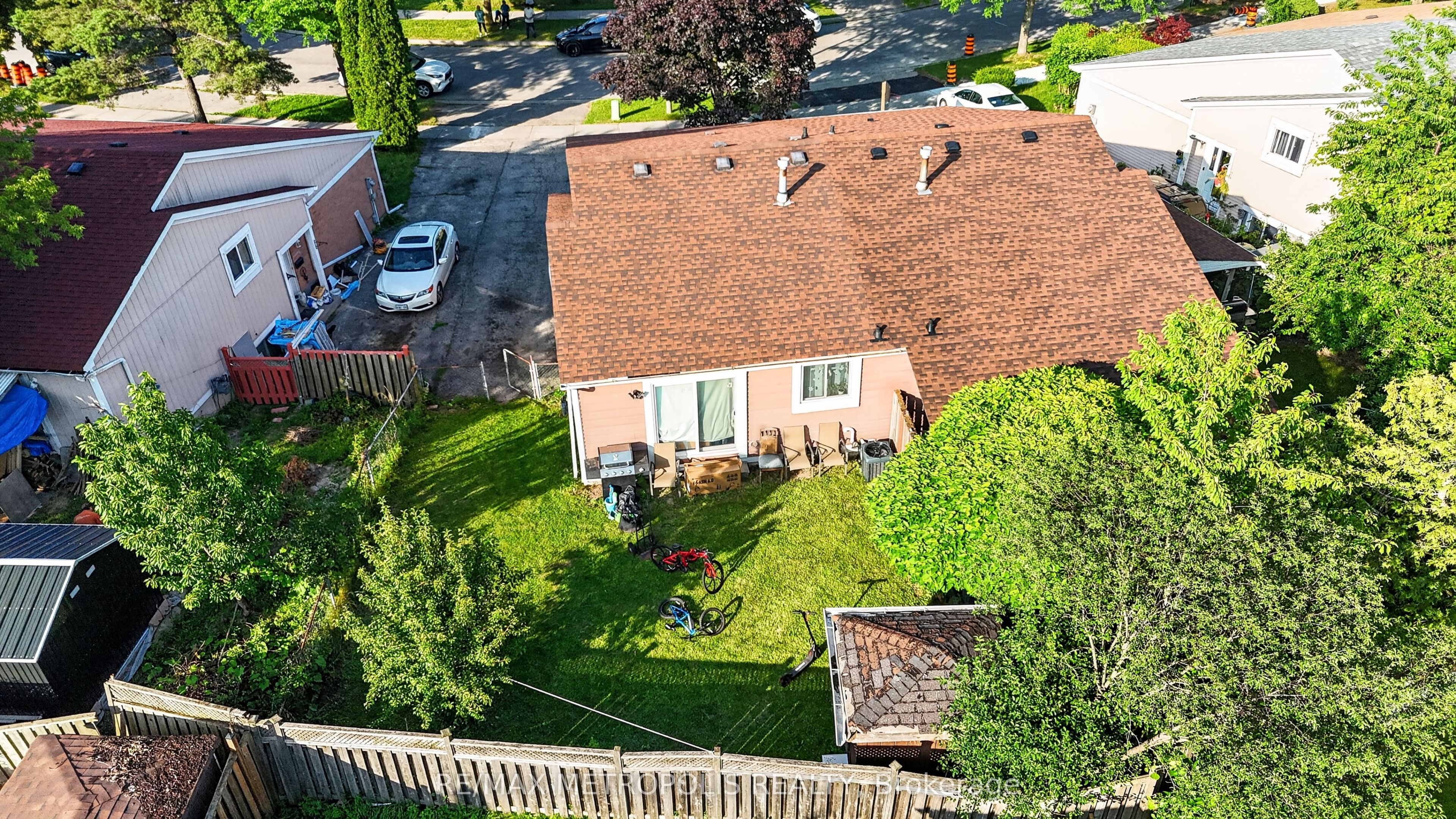 16 Stanbridge Court Property Photo 49