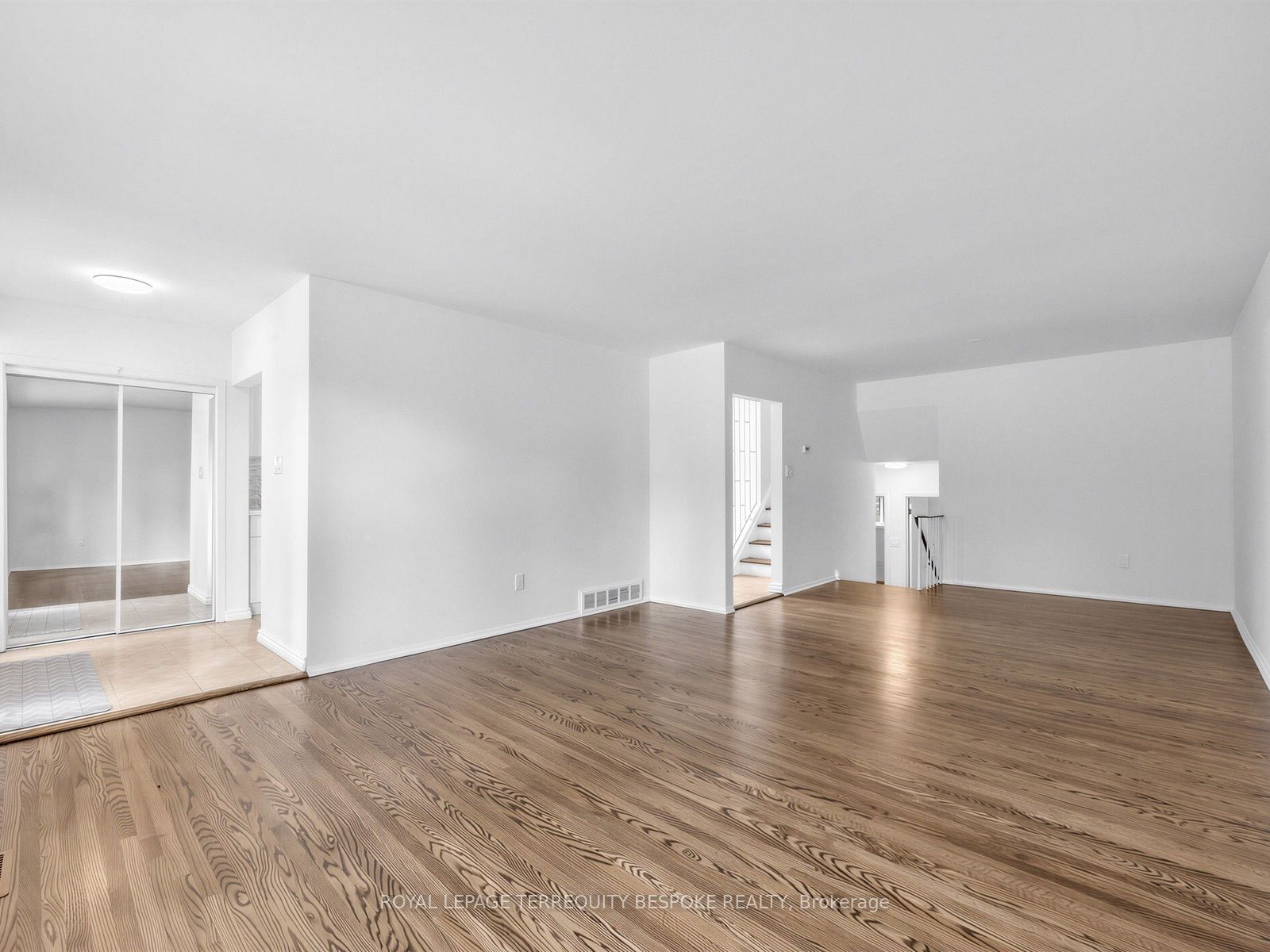 9 Midcroft Drive Property Photo 10