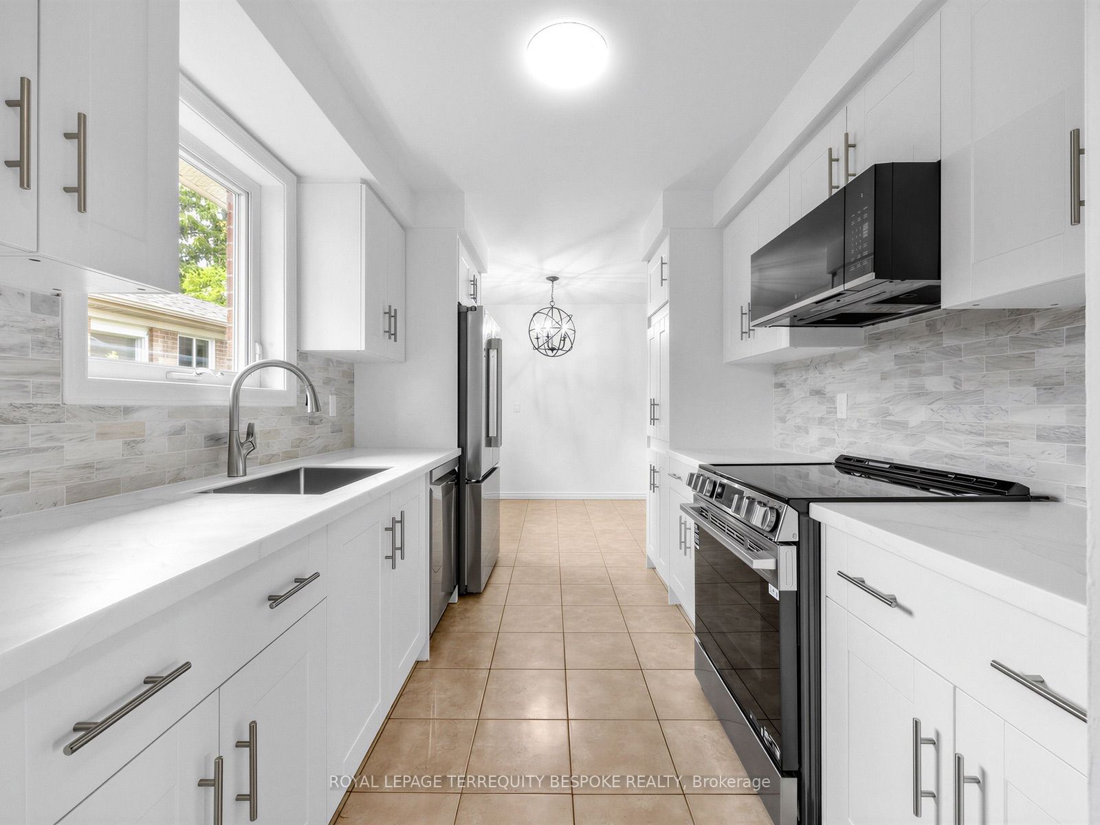 9 Midcroft Drive Property Photo 15