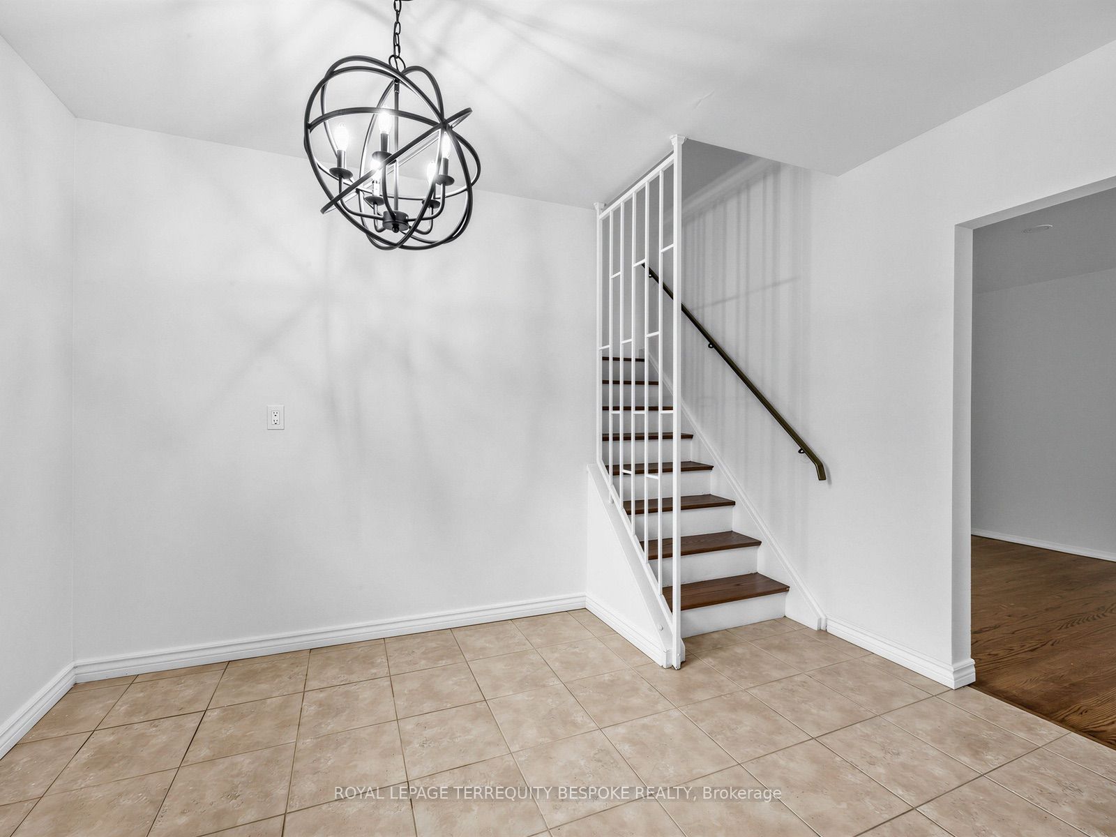 9 Midcroft Drive Property Photo 18