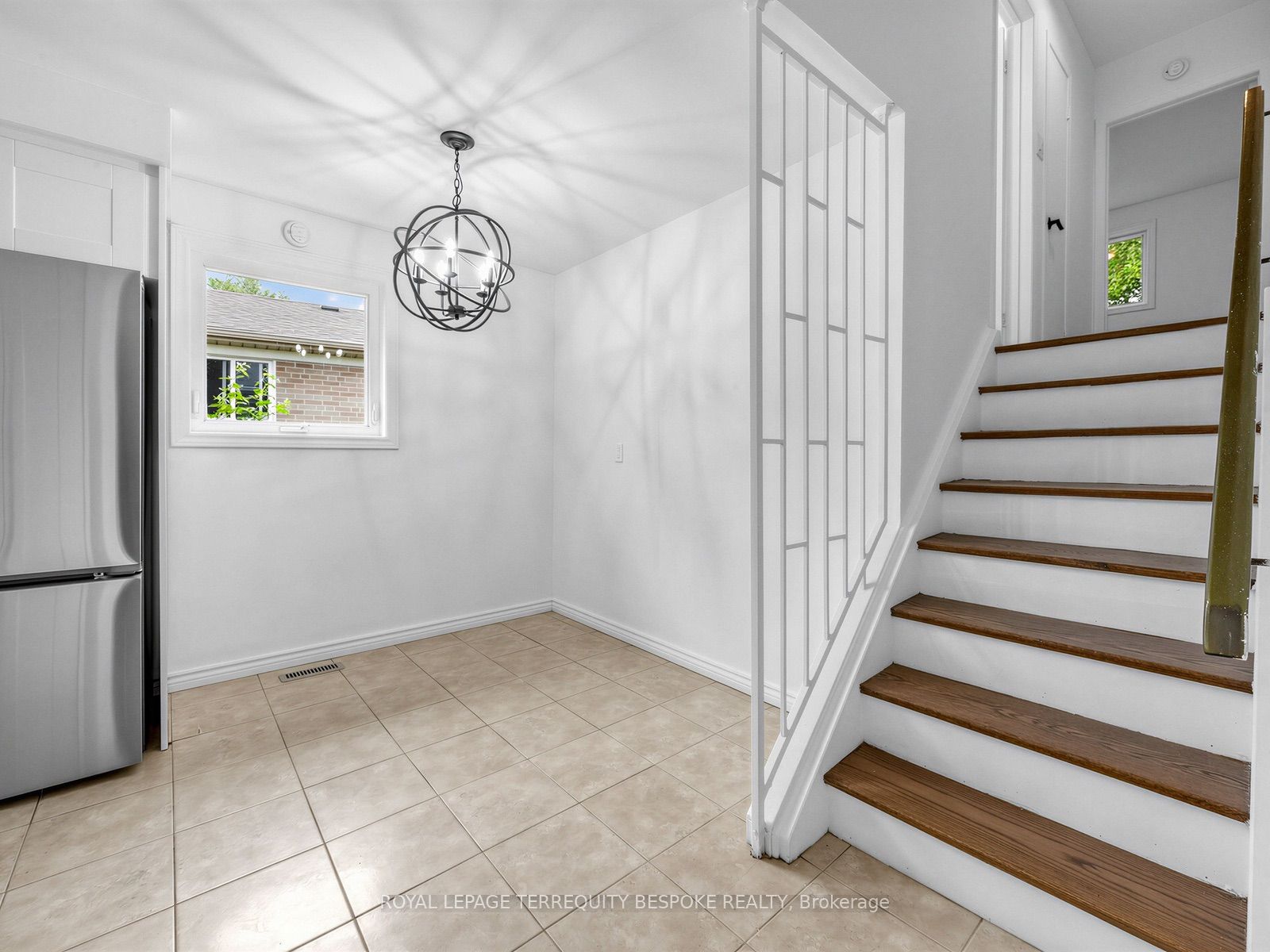 9 Midcroft Drive Property Photo 19