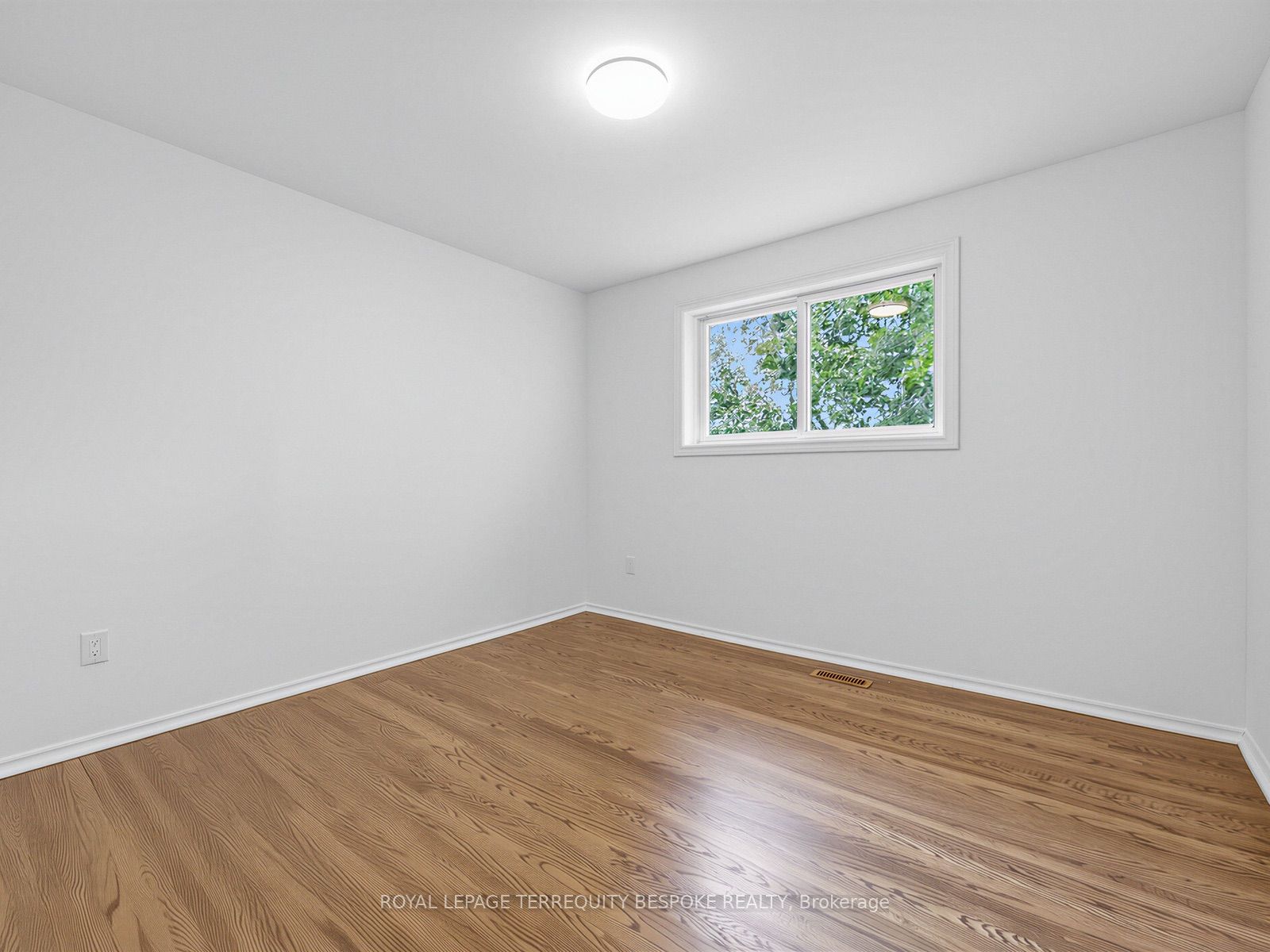 9 Midcroft Drive Property Photo 24