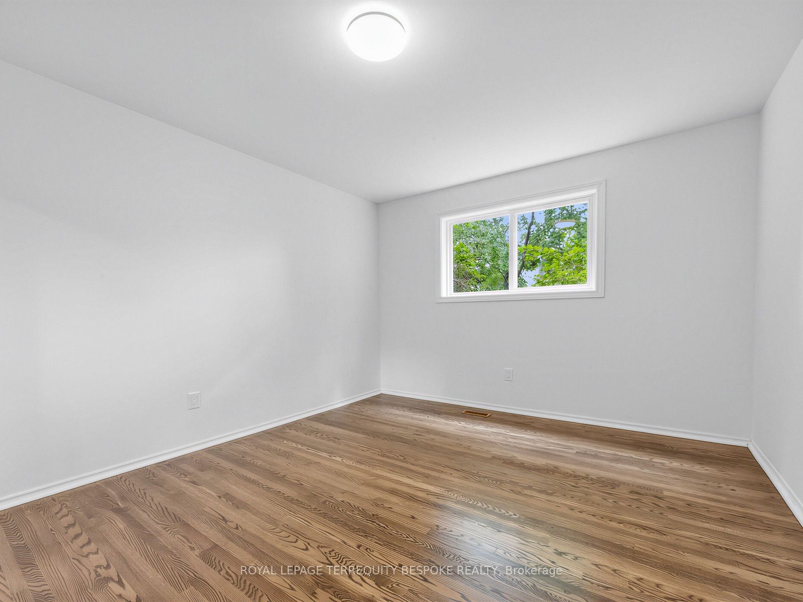 9 Midcroft Drive Property Photo 28