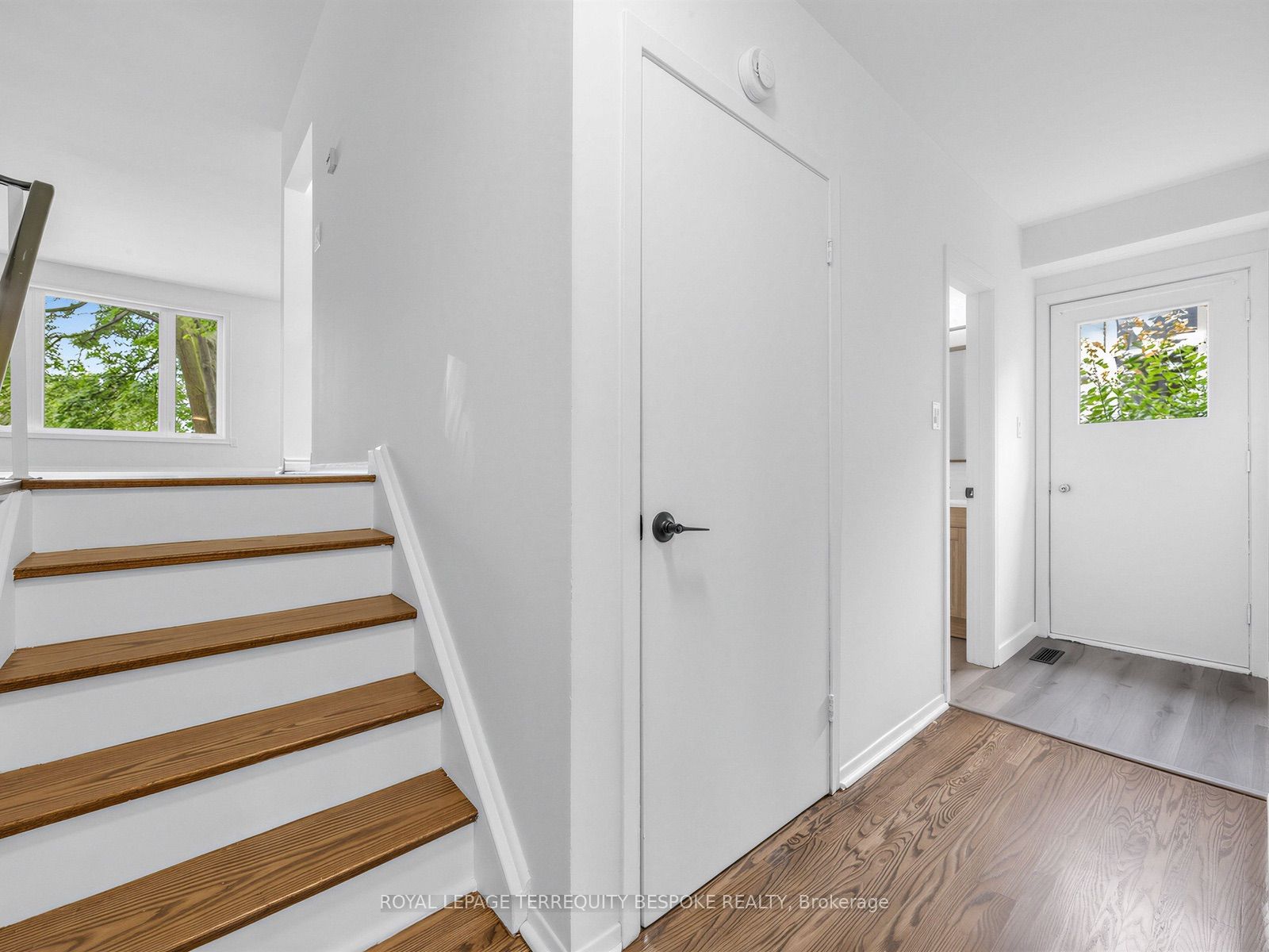 9 Midcroft Drive Property Photo 32