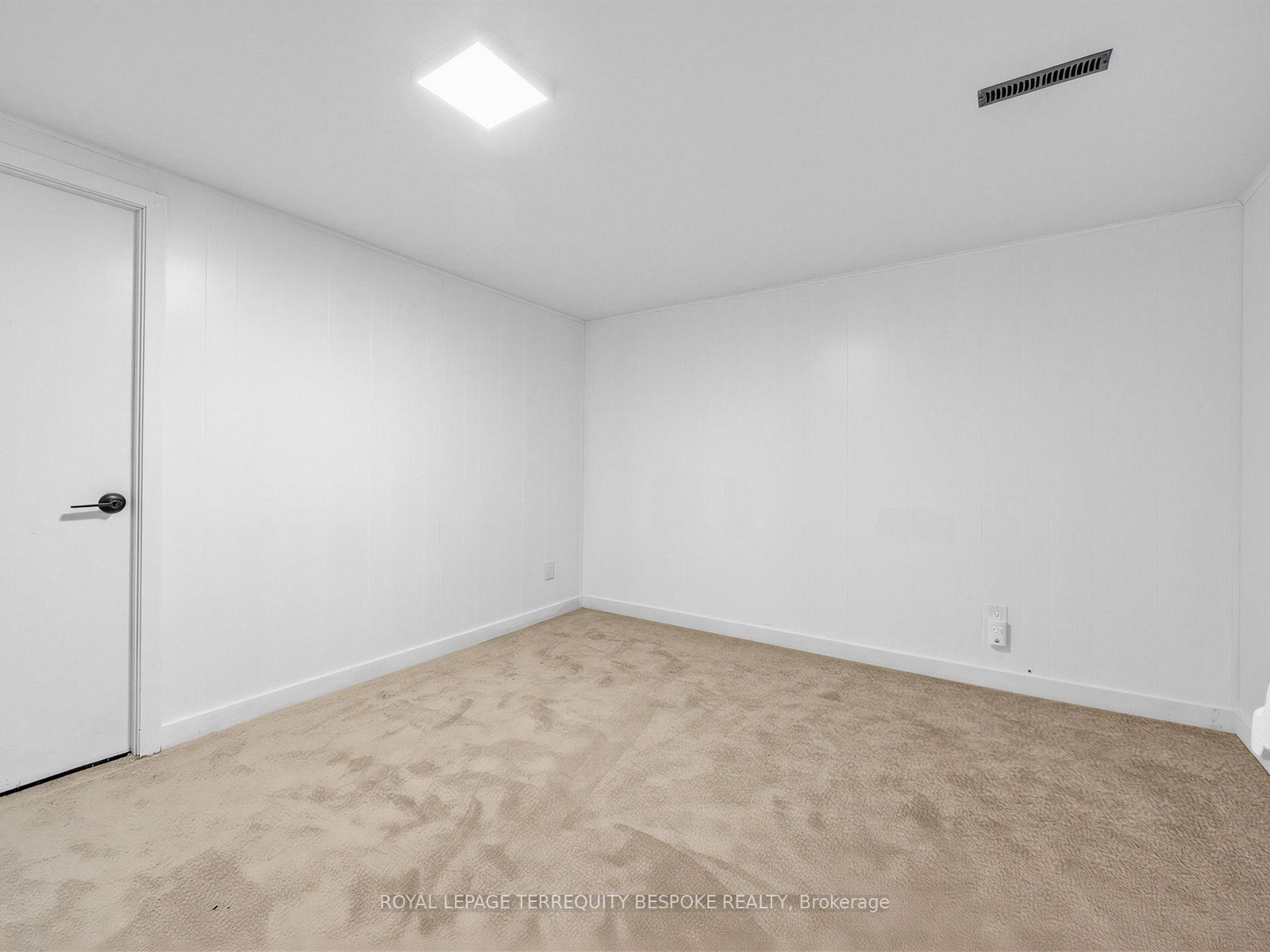 9 Midcroft Drive Property Photo 33
