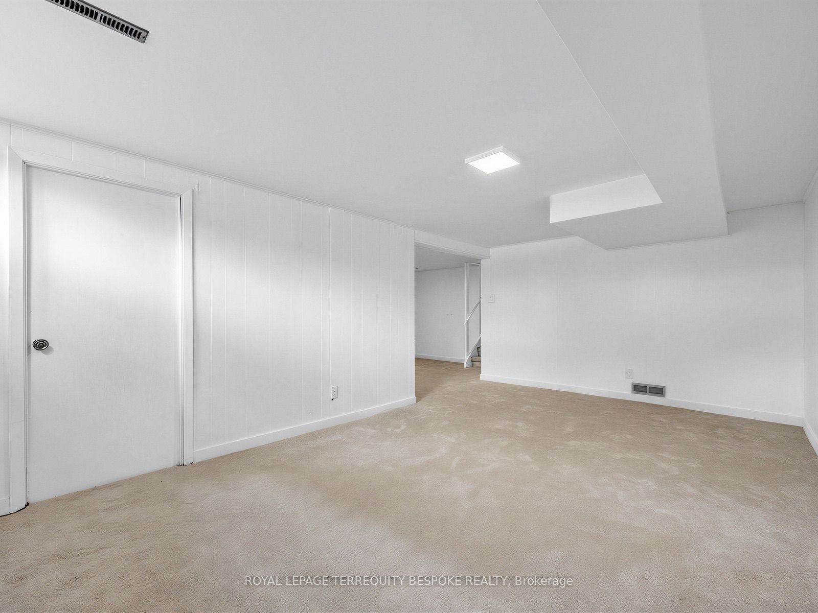 9 Midcroft Drive Property Photo 37