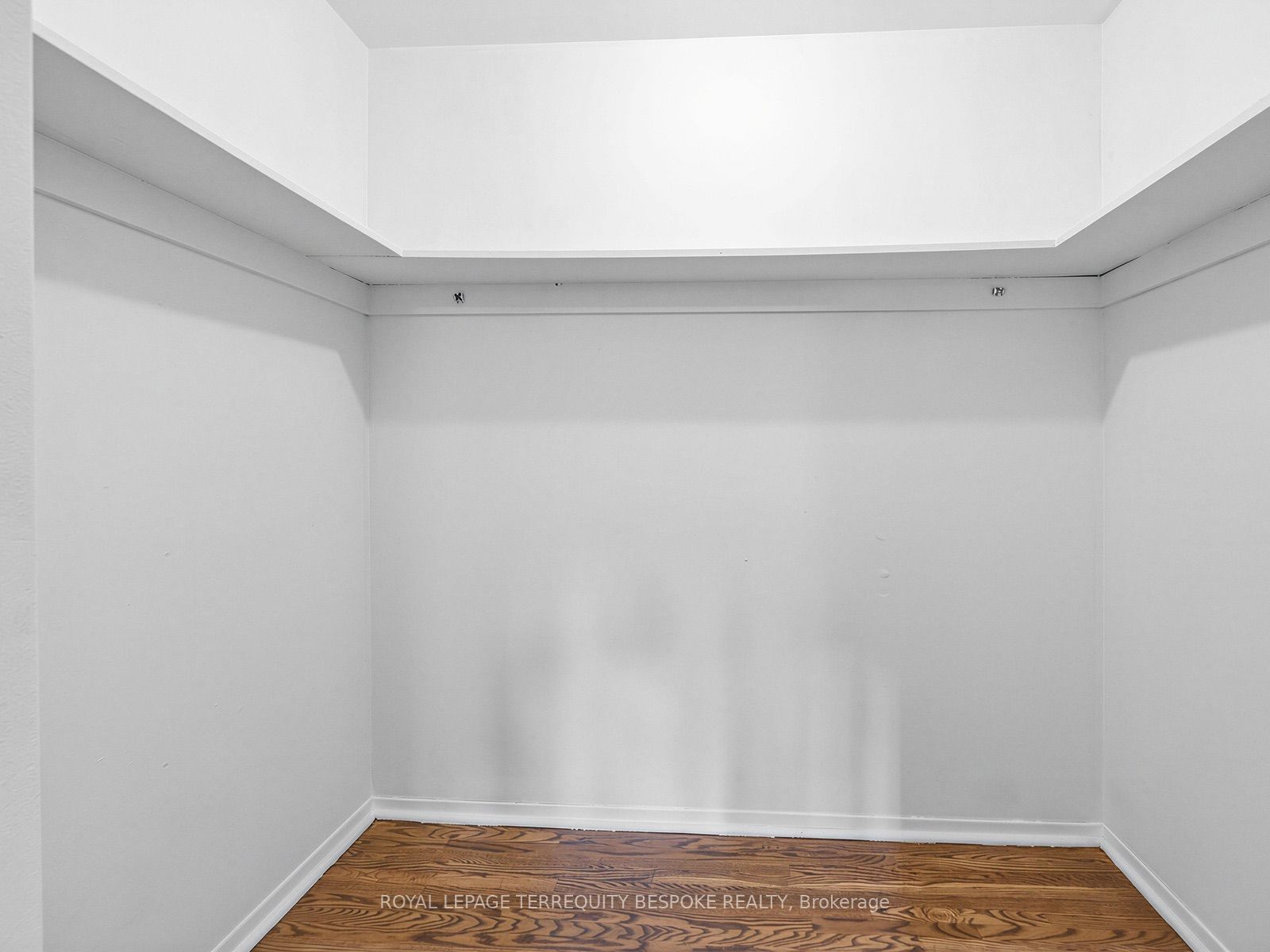 9 Midcroft Drive Property Photo 38