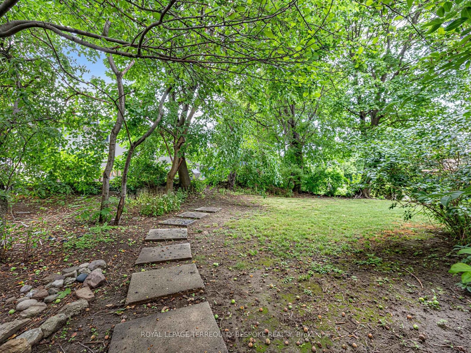 9 Midcroft Drive Property Photo 41