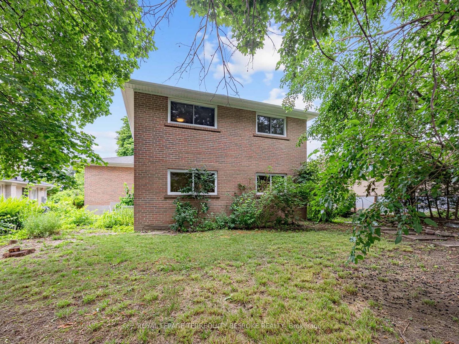9 Midcroft Drive Property Photo 42