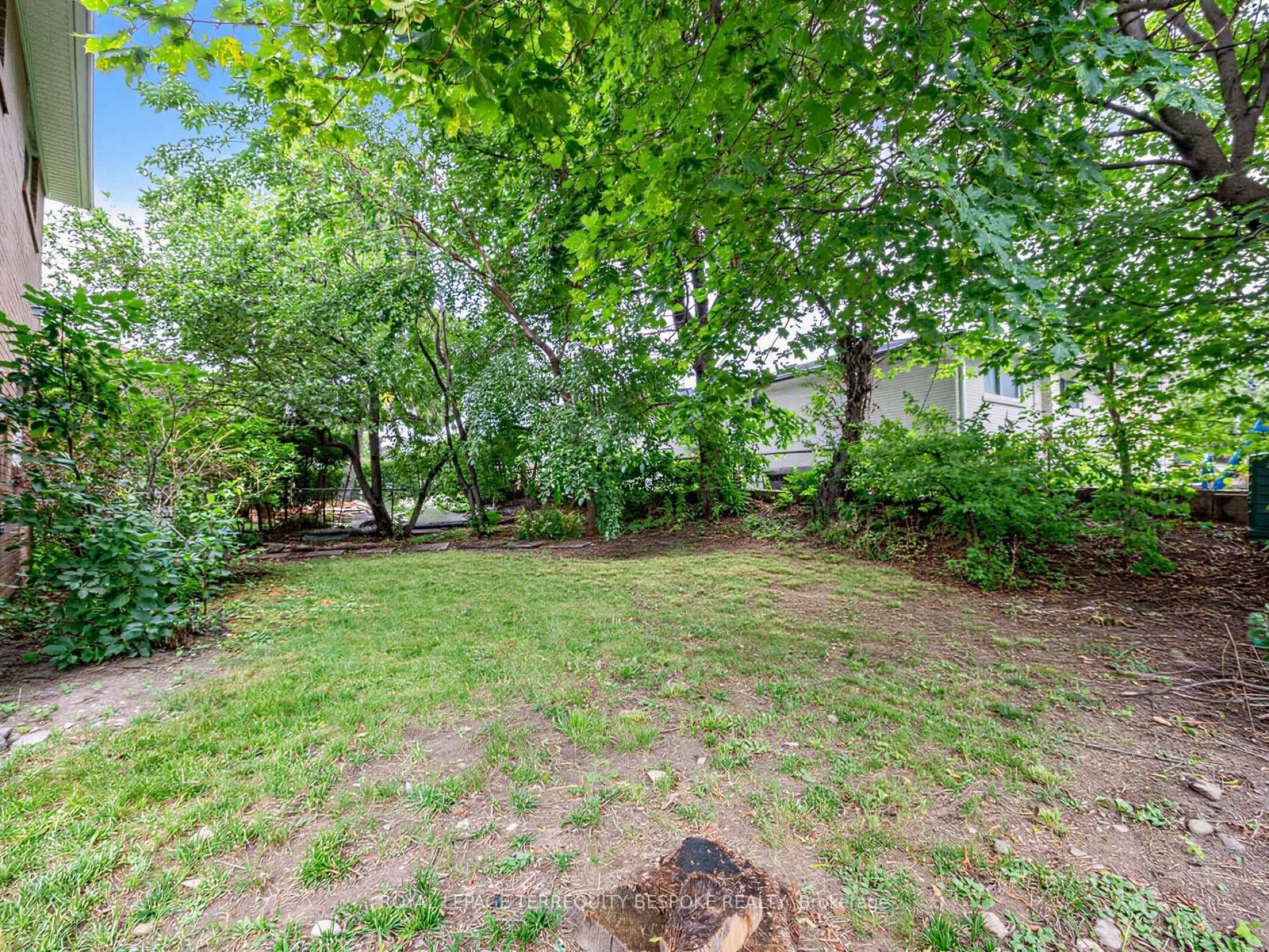 9 Midcroft Drive Property Photo 43