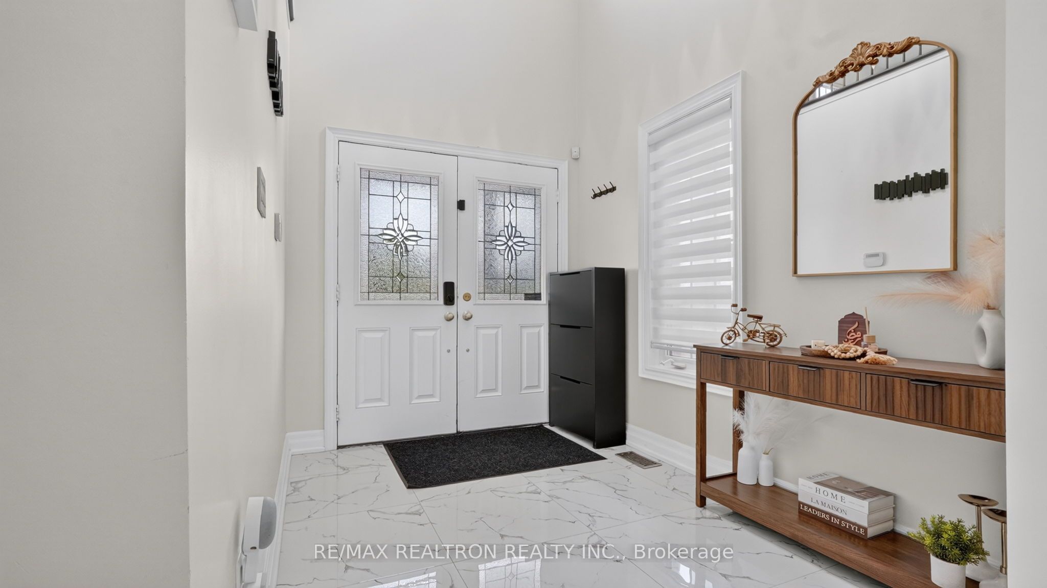 1087 Coldstream Drive Property Photo 3