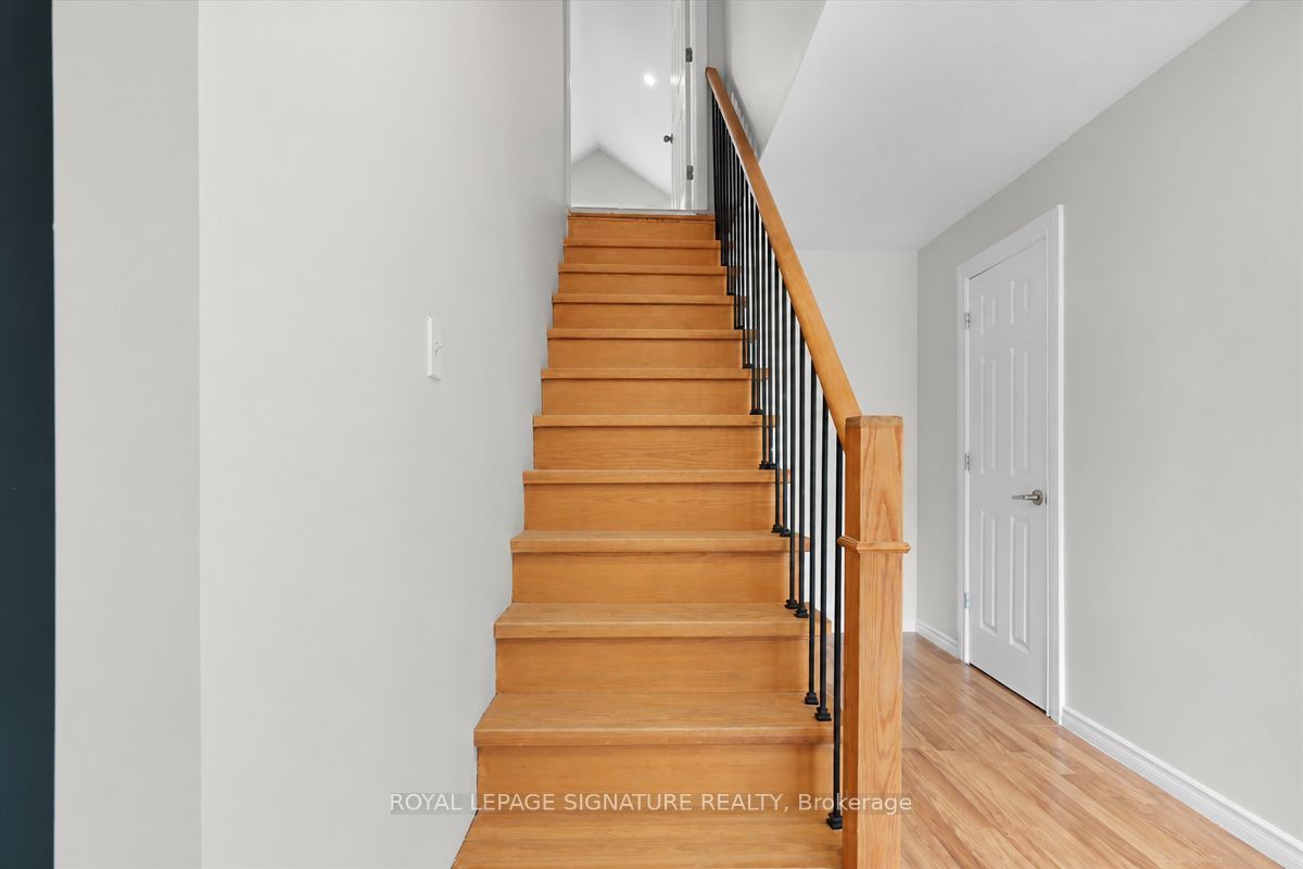 195 Park Road S Property Photo 14