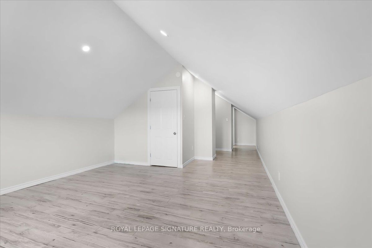 195 Park Road S Property Photo 17