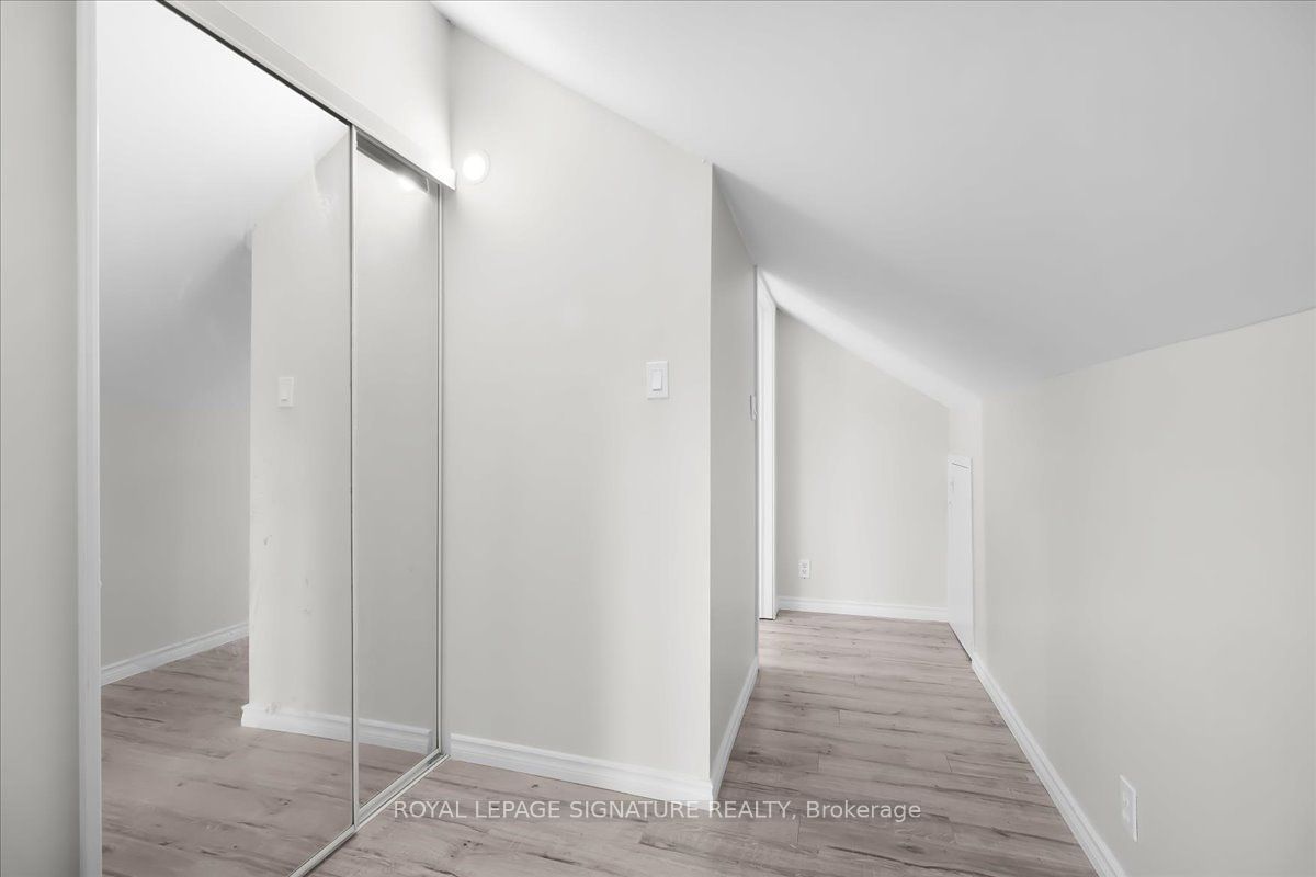 195 Park Road S Property Photo 18