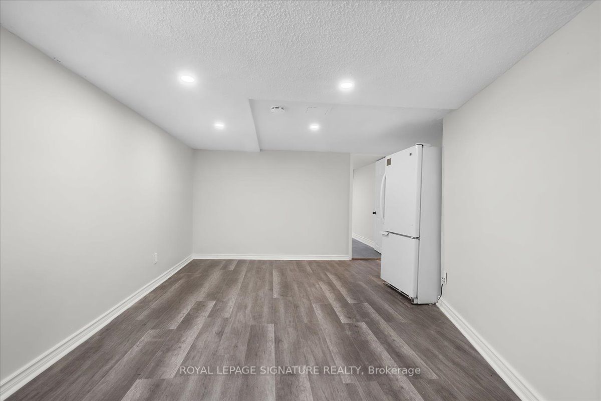 195 Park Road S Property Photo 23