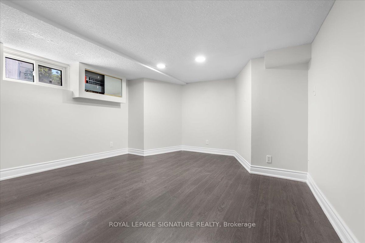 195 Park Road S Property Photo 26