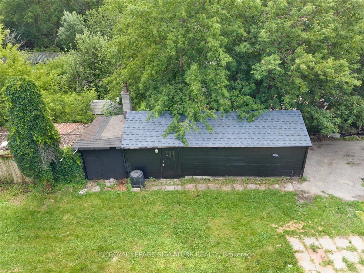 195 Park Road S Property Photo 33