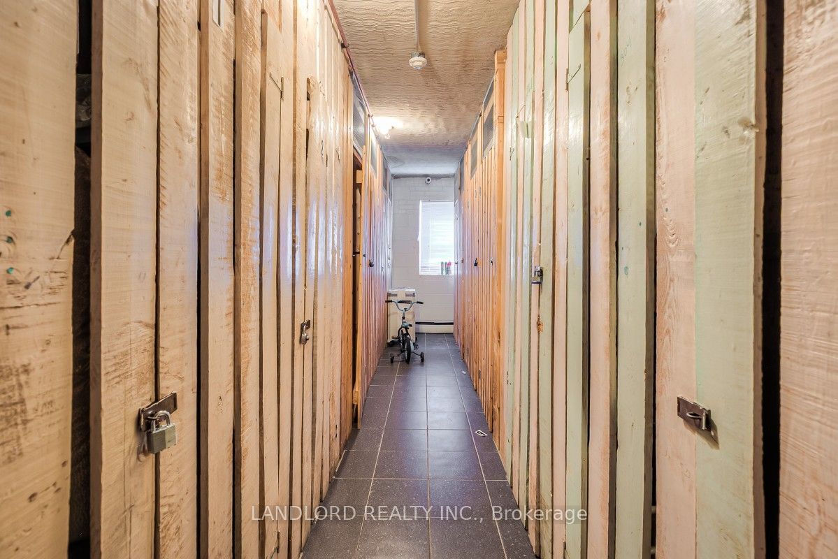 111 Craydon Road 201 Property Photo 20