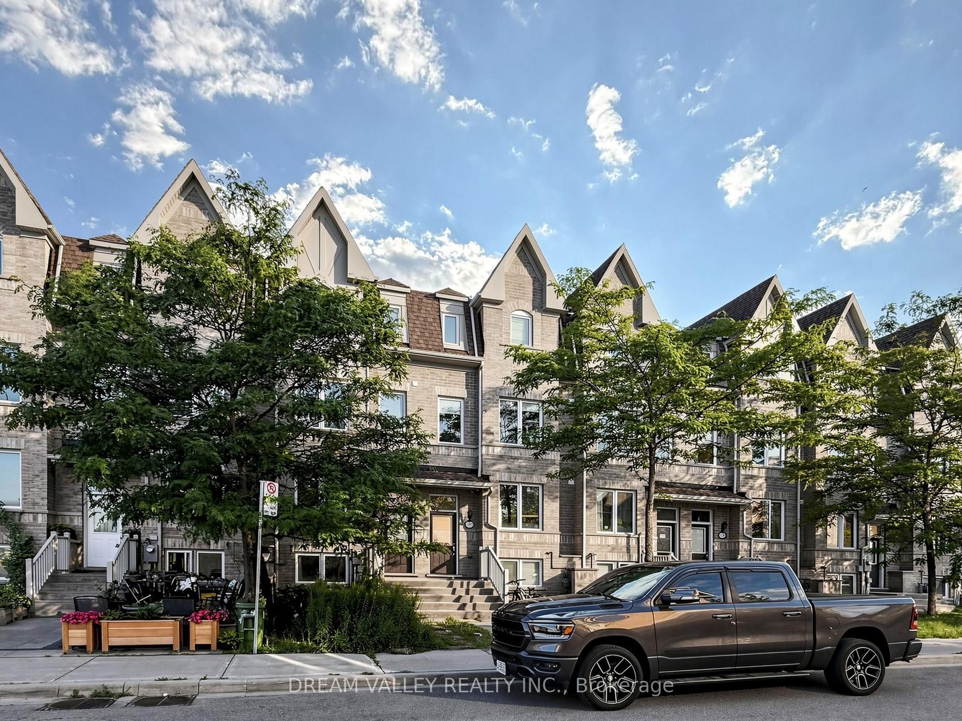 8 Zezel Way Property Photo 3