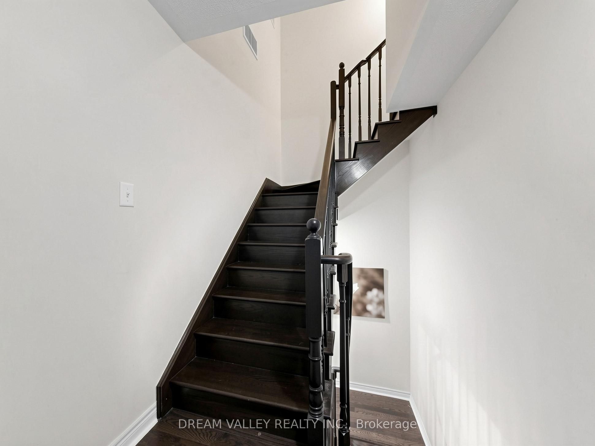 8 Zezel Way Property Photo 14