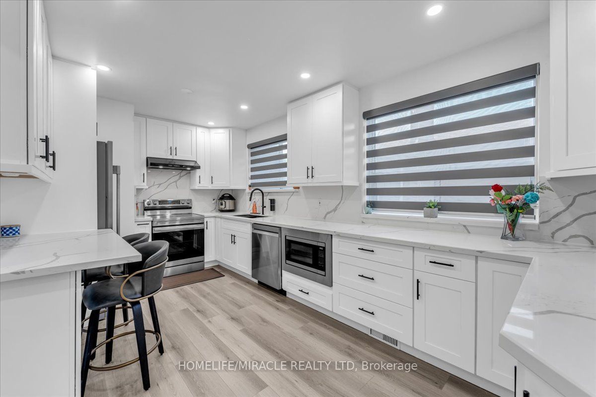 1238 Pharmacy Avenue Property Photo 8
