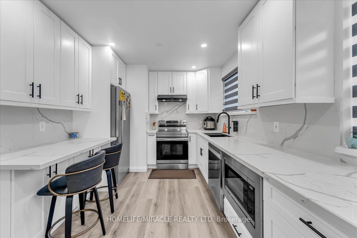 1238 Pharmacy Avenue Property Photo 9
