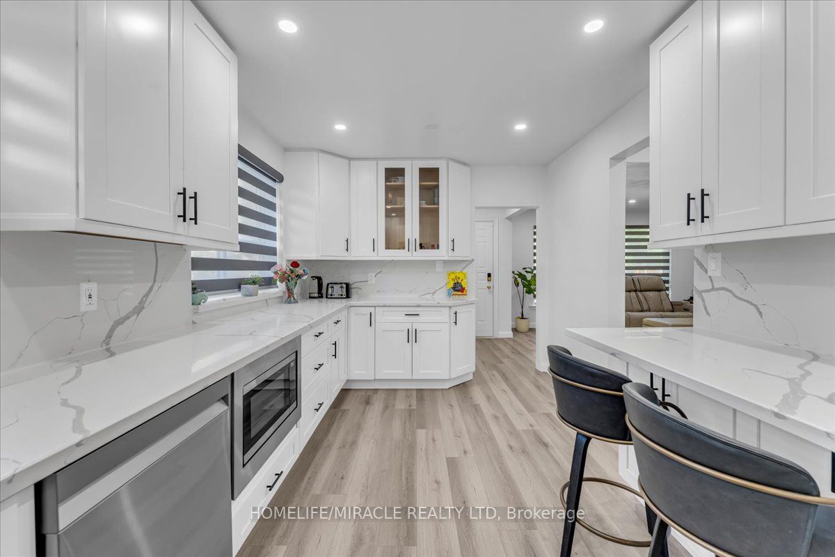 1238 Pharmacy Avenue Property Photo 10