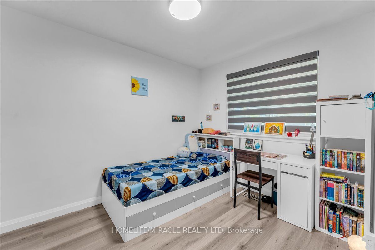1238 Pharmacy Avenue Property Photo 14