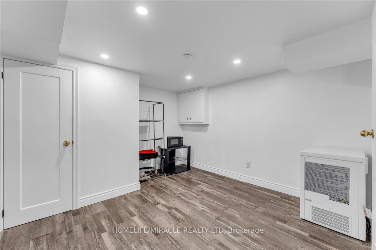 1238 Pharmacy Avenue Property Photo 20