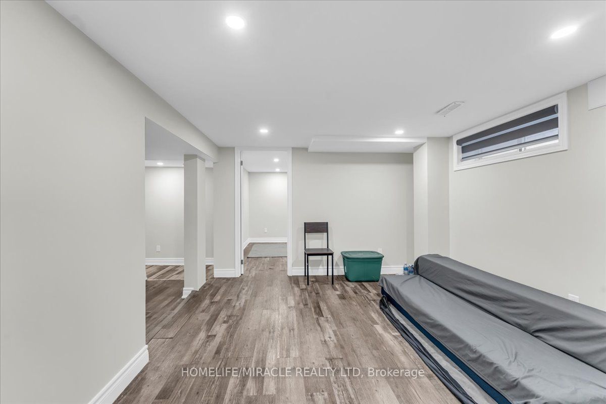 1238 Pharmacy Avenue Property Photo 23