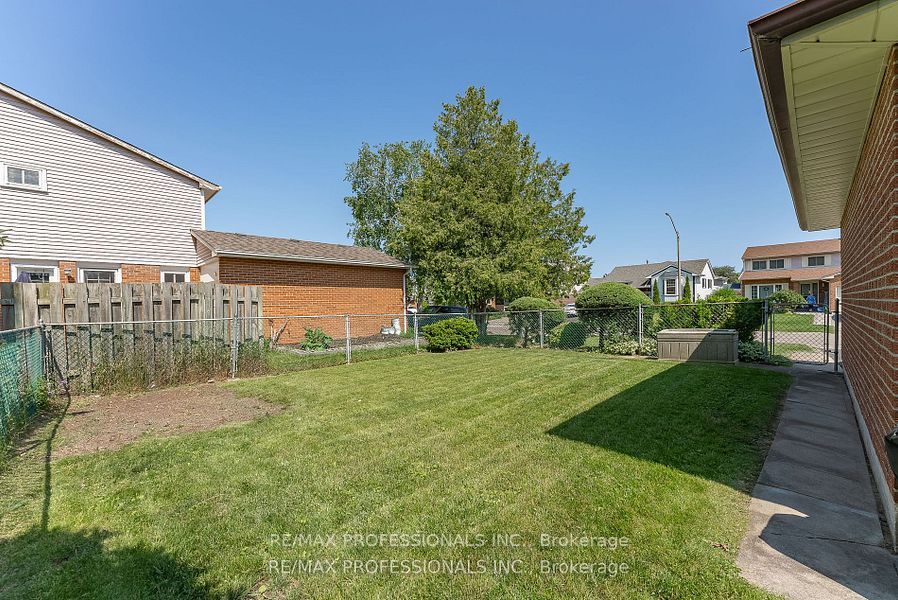 124 Panter Crescent Lower Property Photo 22