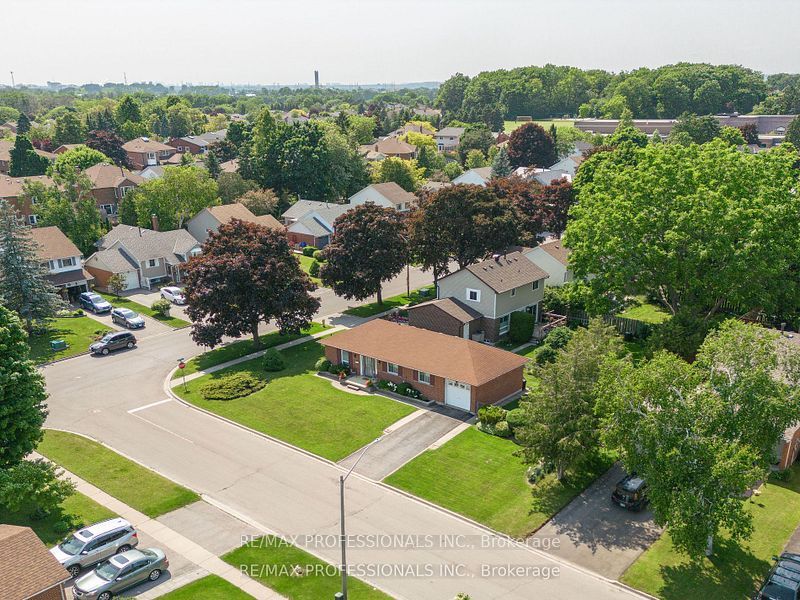 124 Panter Crescent Lower Property Photo 23