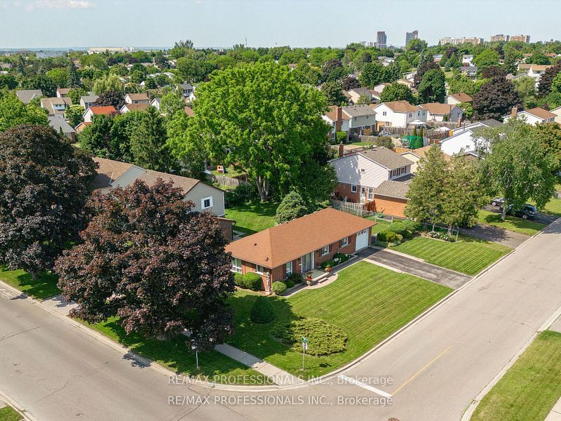 124 Panter Crescent Lower Property Photo 24