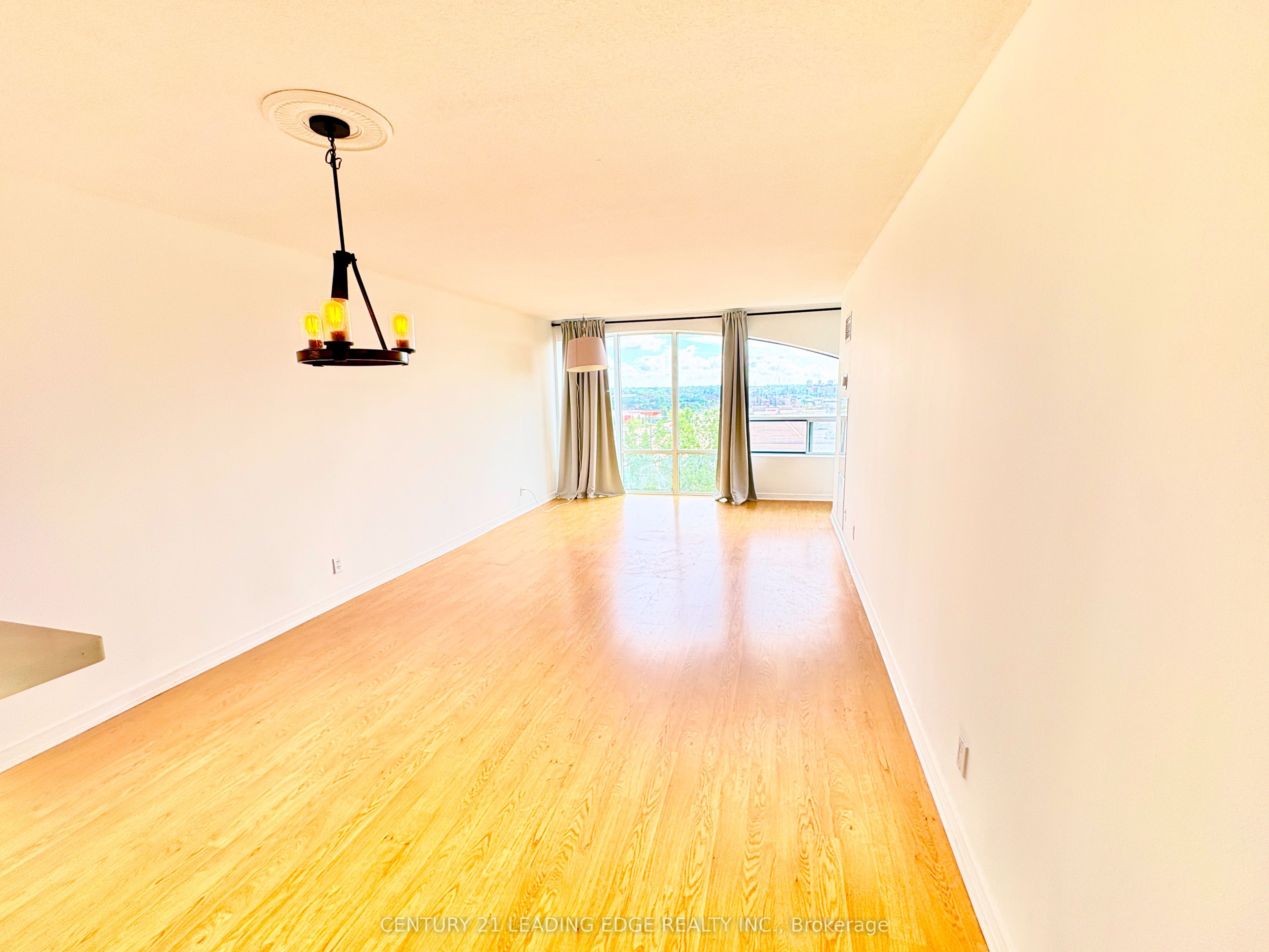 1665 Pickering Parkway 815 Property Photo 6