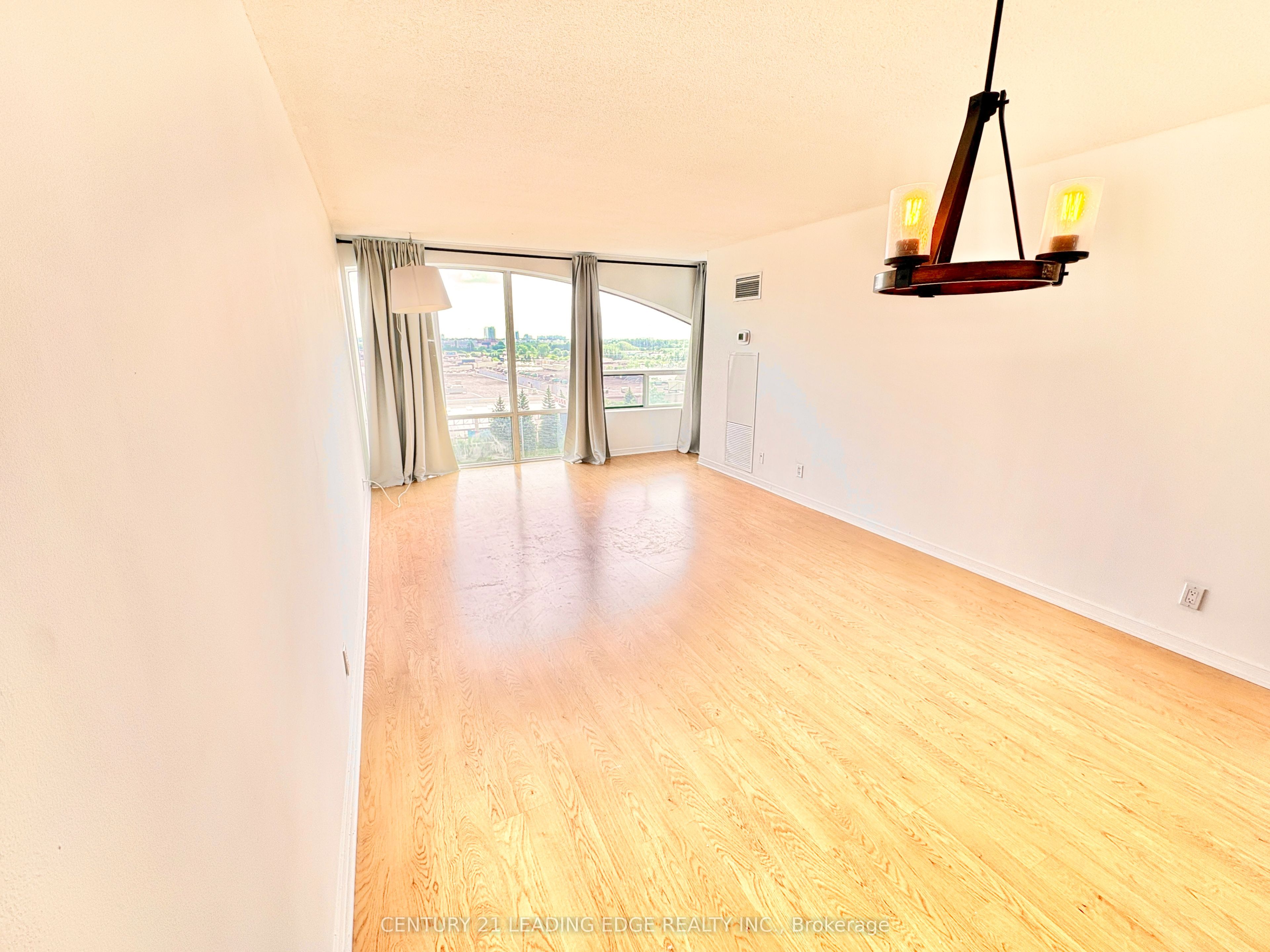 1665 Pickering Parkway 815 Property Photo 7