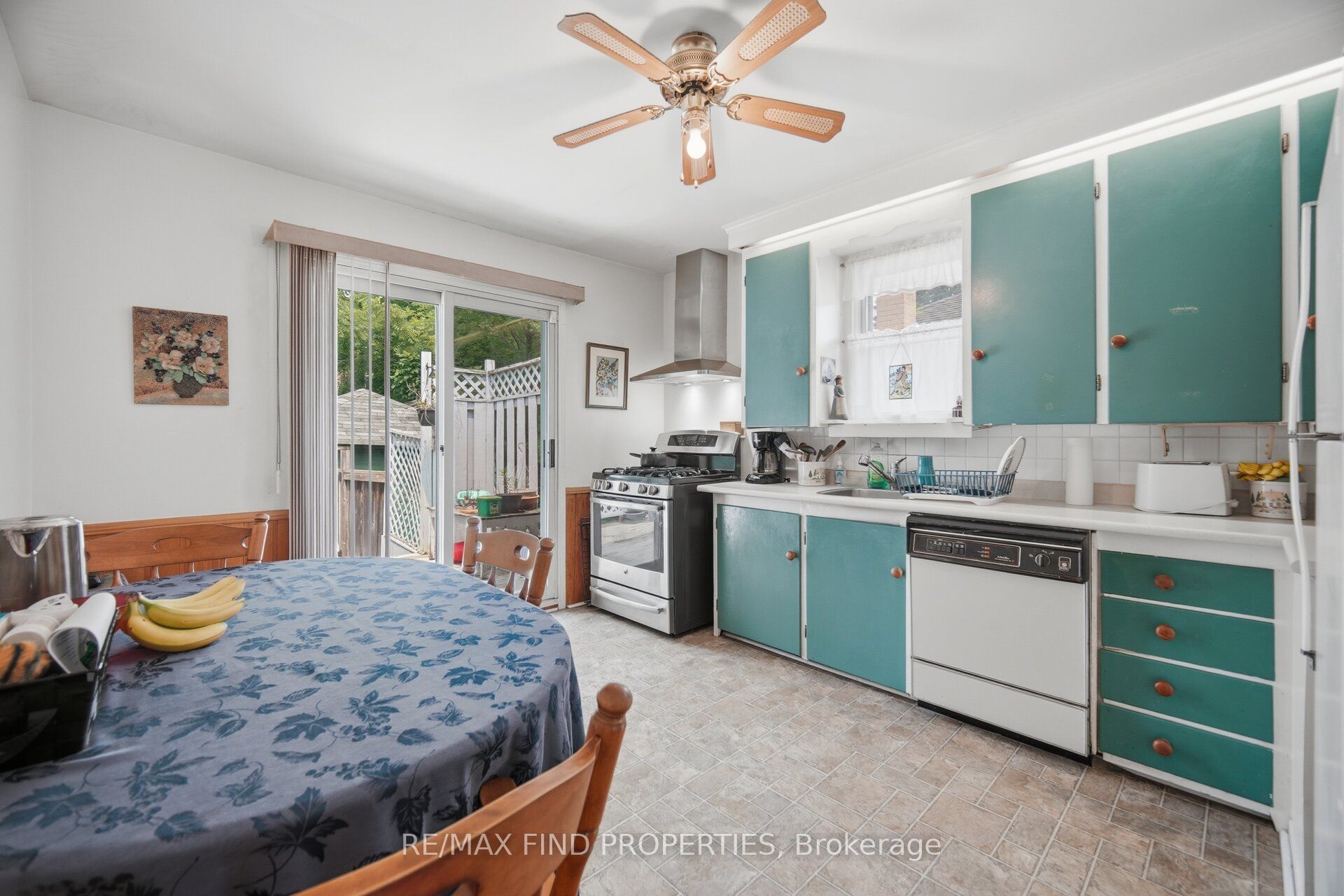 36 Pinegrove Avenue Property Photo 11