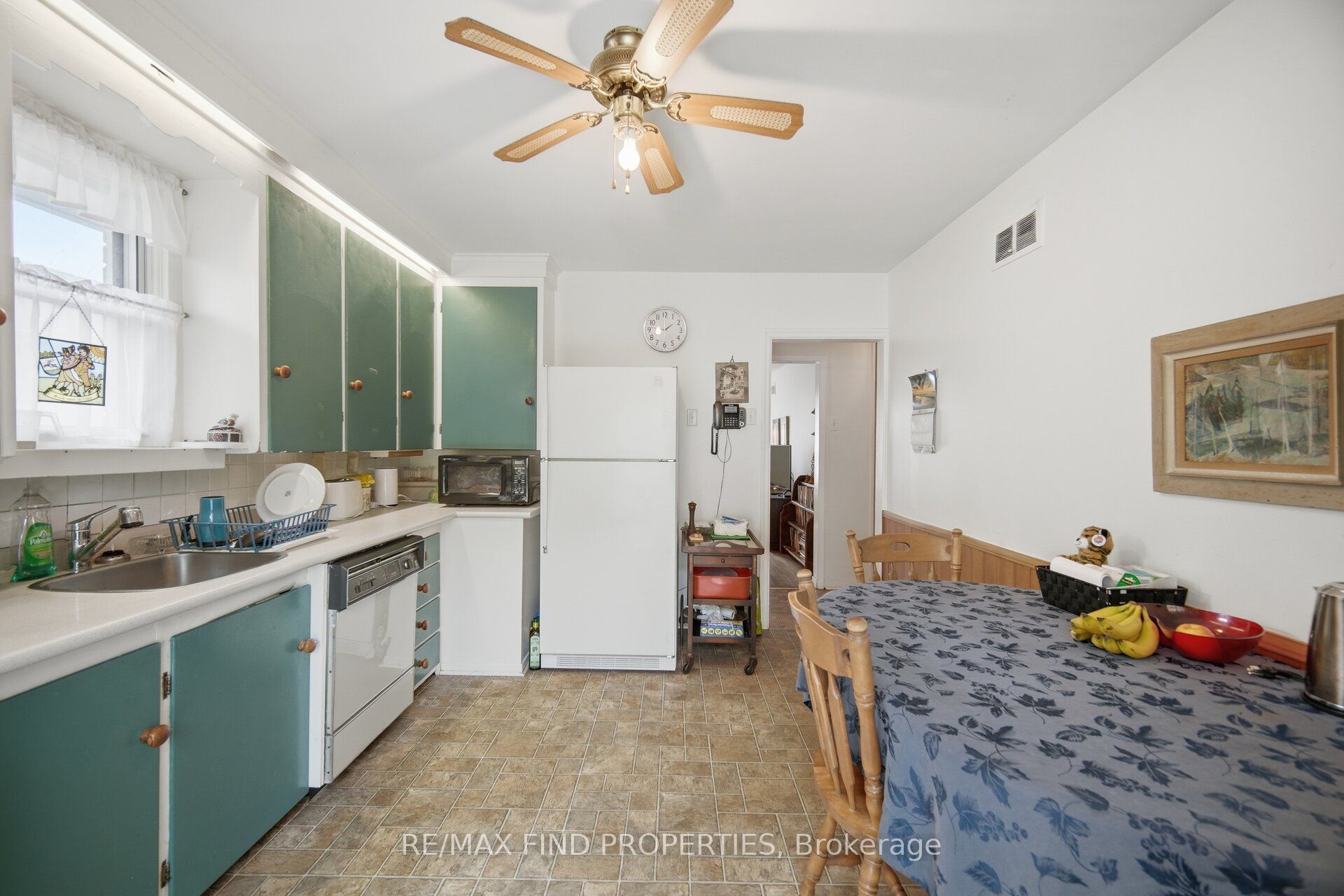 36 Pinegrove Avenue Property Photo 12