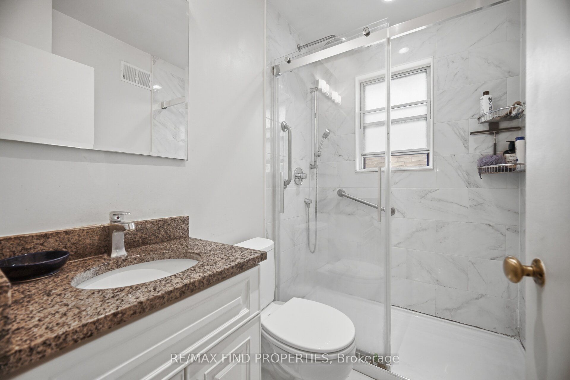 36 Pinegrove Avenue Property Photo 23