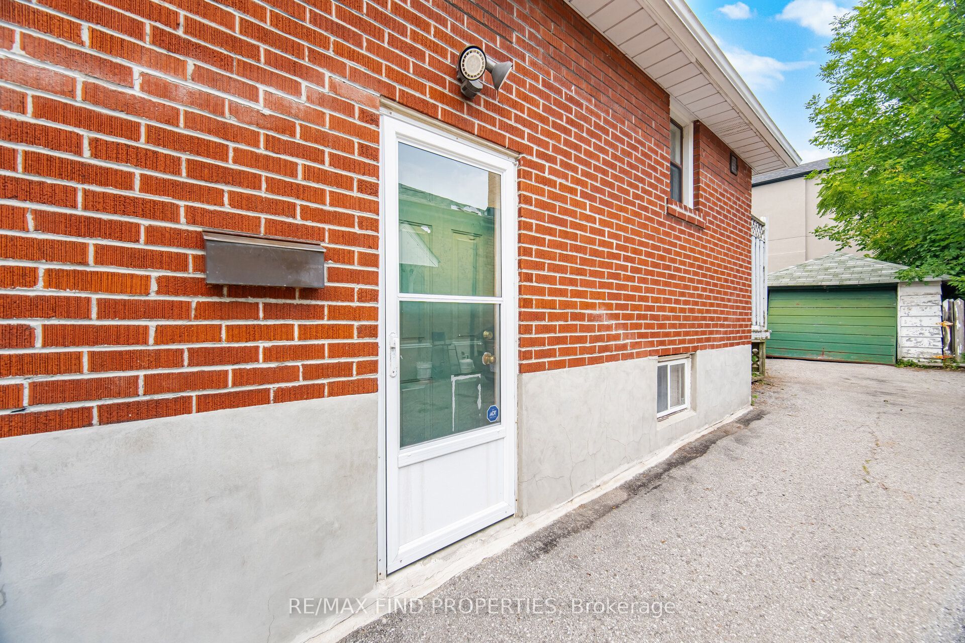 36 Pinegrove Avenue Property Photo 26