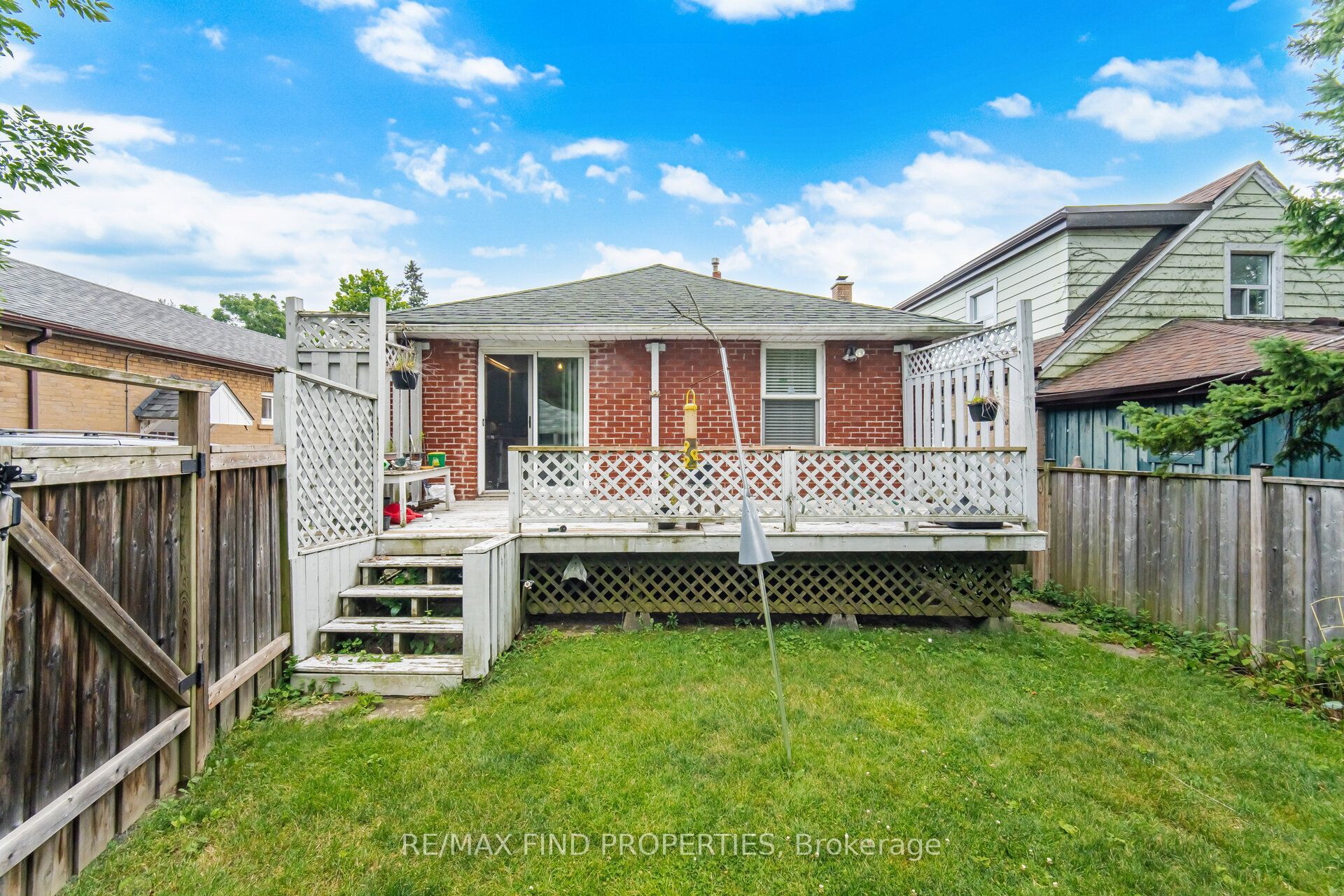 36 Pinegrove Avenue Property Photo 32